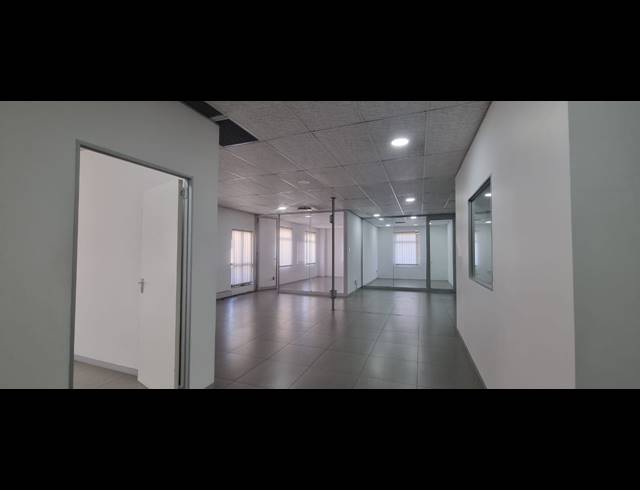 202M² OFFICE TO LET IN GLENWOOD